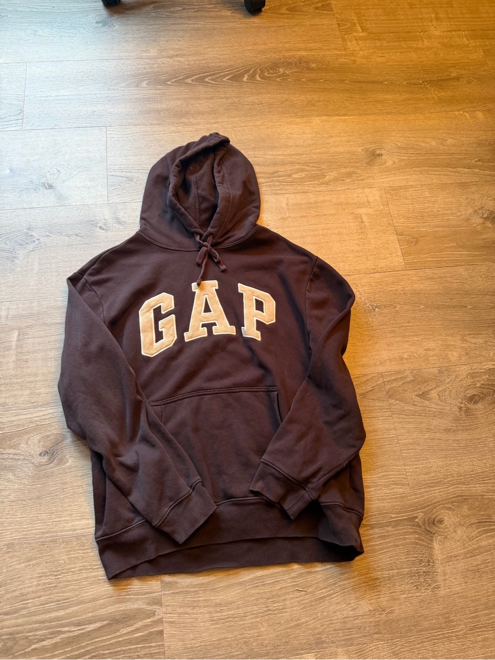 GAP Men's Dark Brown Pullover Hoodie with Contrasting Logo